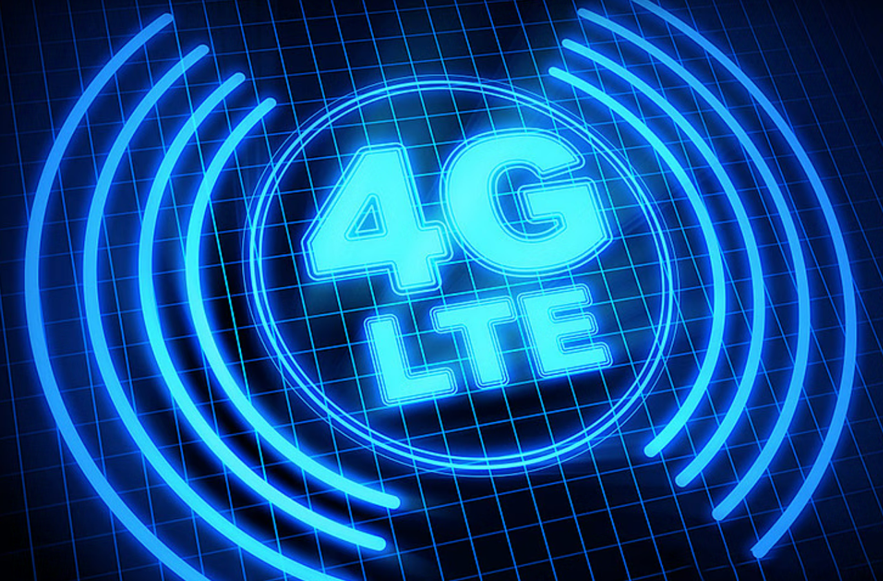 支持多種網(wǎng)絡通信：主板自帶1給miniPCIe插槽和1個SIM卡槽，支持擴展WiFi模塊或4G模塊，配置靈活，實現(xiàn)WiFi和4G無限暢聯(lián)，輕松實現(xiàn)無線網(wǎng)絡通訊。